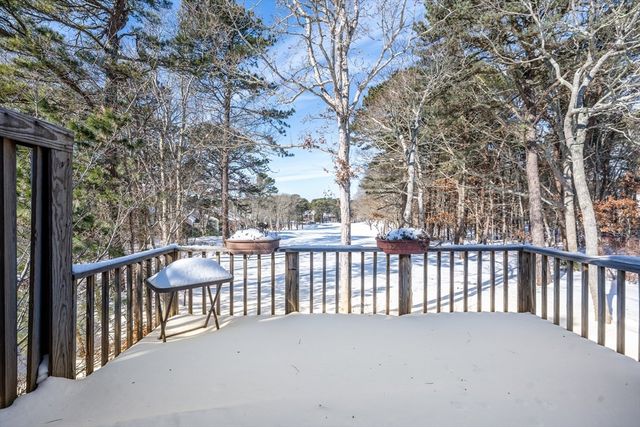 8 Oak Glen N, Yarmouth, MA 02675