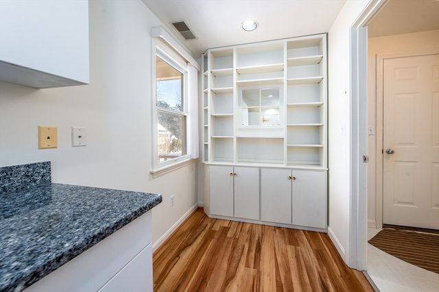 8 Oak Glen N, Yarmouth, MA 02675