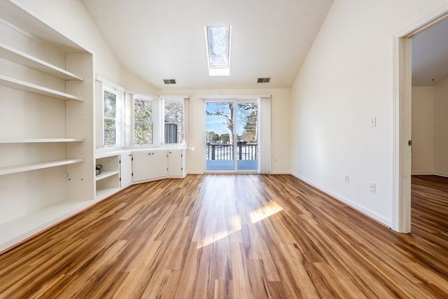 8 Oak Glen N, Yarmouth, MA 02675