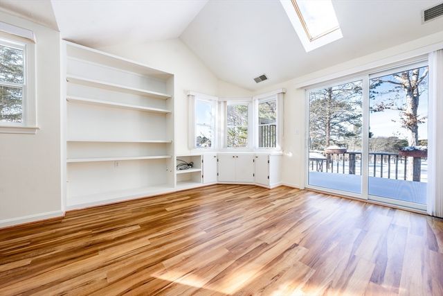 8 Oak Glen N, Yarmouth, MA 02675