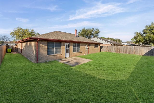 711 Whippoorwill Drive, Missouri City, TX 77489