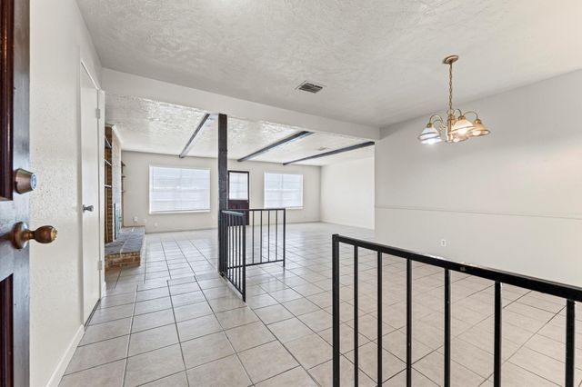 711 Whippoorwill Drive, Missouri City, TX 77489