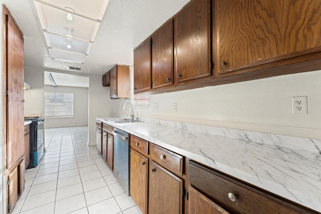 711 Whippoorwill Drive, Missouri City, TX 77489