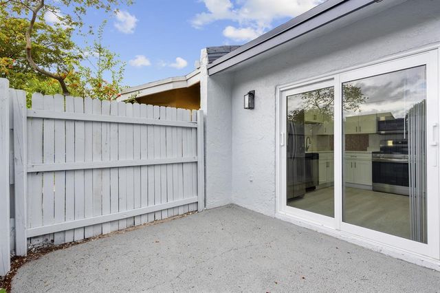 6993 NW 29TH Way, Fort Lauderdale, FL 33309