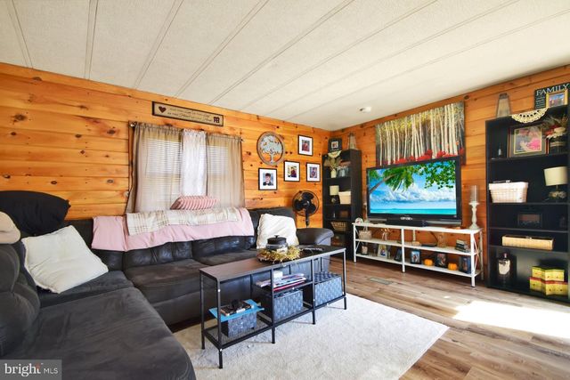408 PENN ST S, Shippensburg, PA 17257
