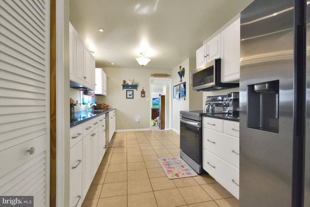 408 PENN ST S, Shippensburg, PA 17257