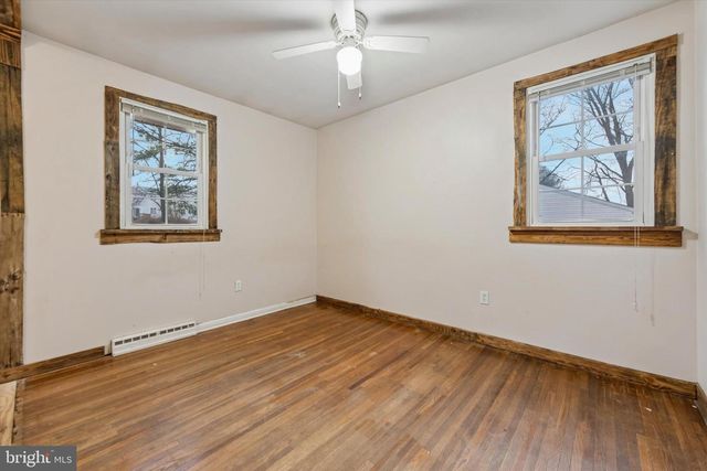 424 WALTHER RD, Newark, DE 19702