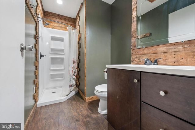 424 WALTHER RD, Newark, DE 19702