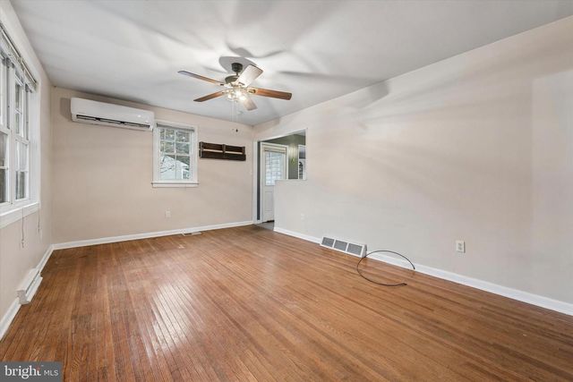 424 WALTHER RD, Newark, DE 19702