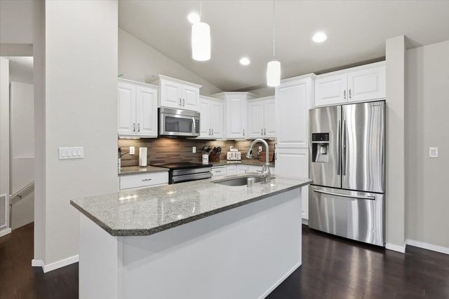 6831 S Blackwing Ct, Spokane, WA 99224