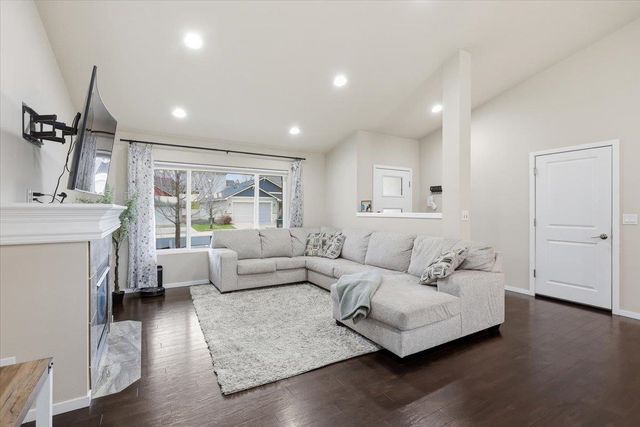 6831 S Blackwing Ct, Spokane, WA 99224