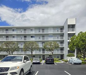 2226 N Cypress Bend Dr 109, Pompano Beach, FL 33069