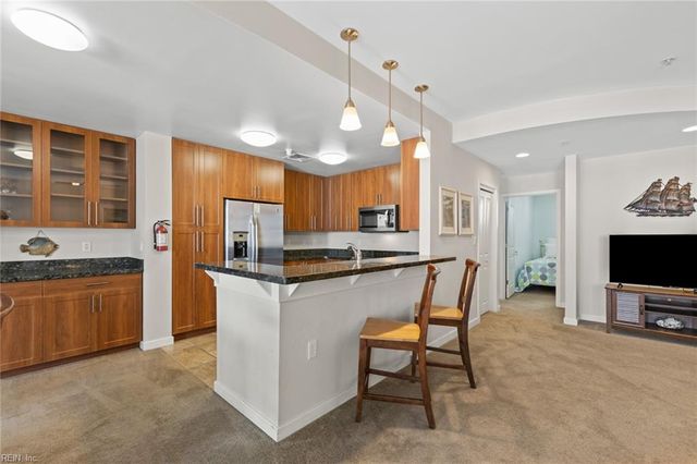 3738 Sandpiper Rd # 314B, Virginia Beach, VA 23456
