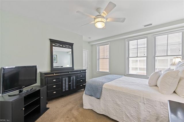 3738 Sandpiper Rd # 314B, Virginia Beach, VA 23456