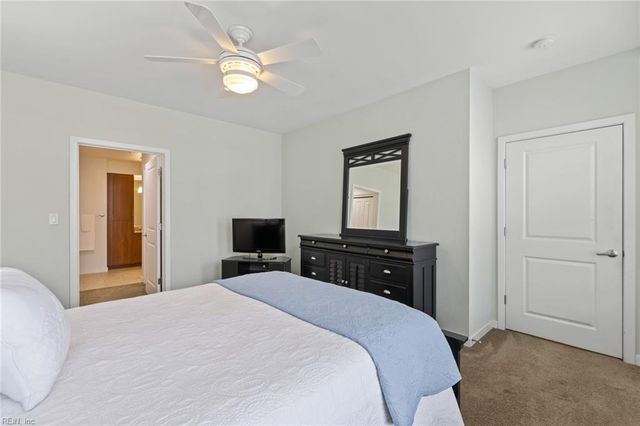 3738 Sandpiper Rd # 314B, Virginia Beach, VA 23456