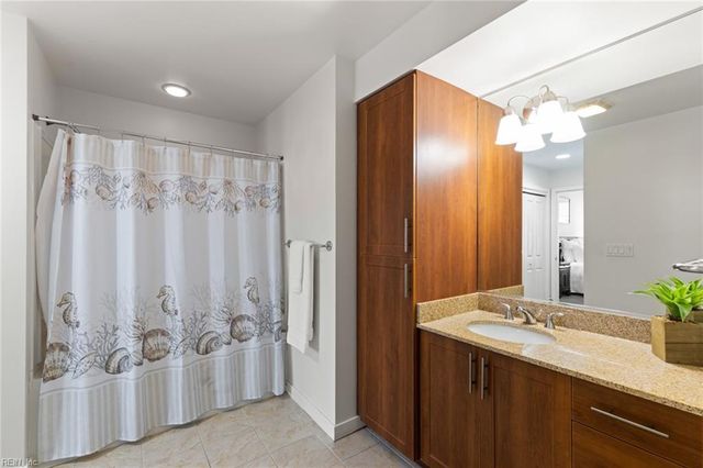 3738 Sandpiper Rd # 314B, Virginia Beach, VA 23456