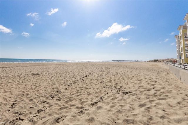 3738 Sandpiper Rd # 314B, Virginia Beach, VA 23456