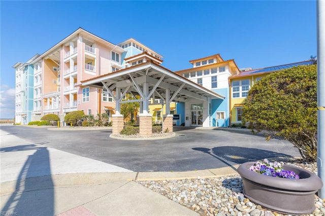 3738 Sandpiper Rd # 314B, Virginia Beach, VA 23456