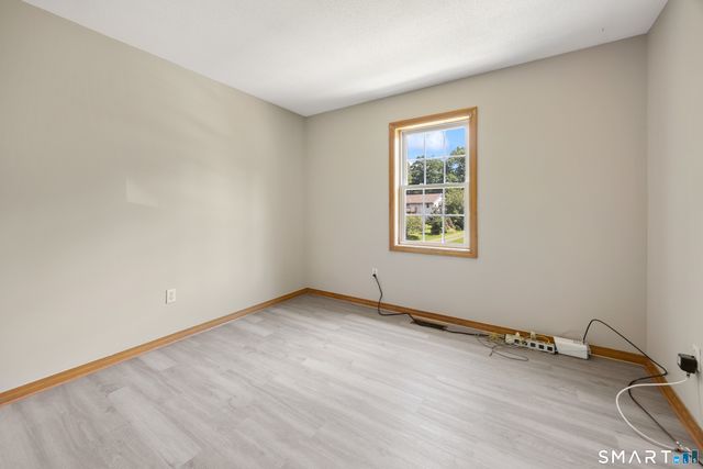 8 Plank Road, Prospect, CT 06712