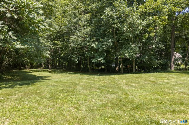8 Plank Road, Prospect, CT 06712