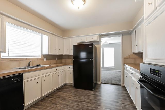 17415 Rustic Pine Trail, Houston, TX 77090