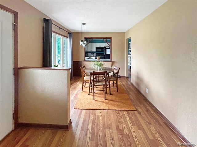 321 N Maple Avenue, Gaylord, MI 49735