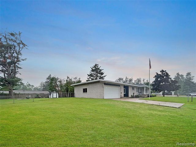 321 N Maple Avenue, Gaylord, MI 49735