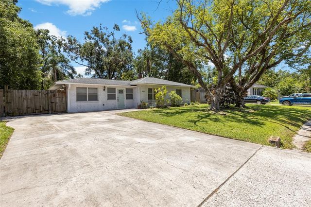 4905 W BARTLETT DRIVE, Tampa, FL 33603