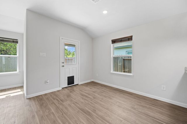 796 Westpointe Drive, Dayton, TX 77535