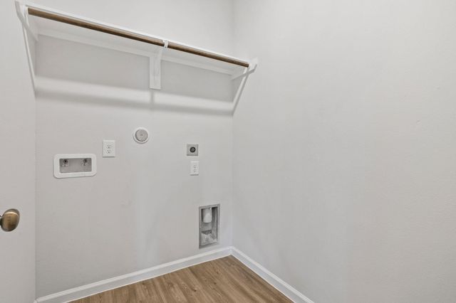 796 Westpointe Drive, Dayton, TX 77535