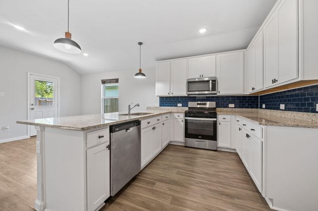 796 Westpointe Drive, Dayton, TX 77535