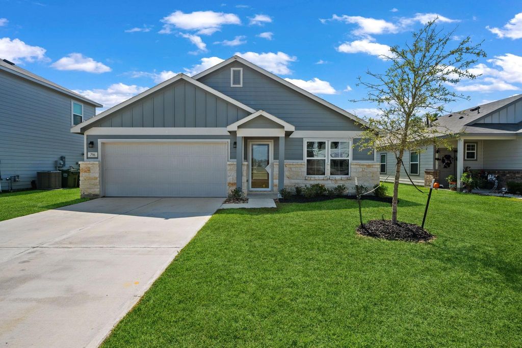 796 Westpointe Drive, Dayton, TX 77535