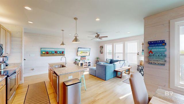 588 E Beach Boulevard A, Gulf Shores, AL 36542