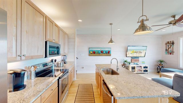 588 E Beach Boulevard A, Gulf Shores, AL 36542