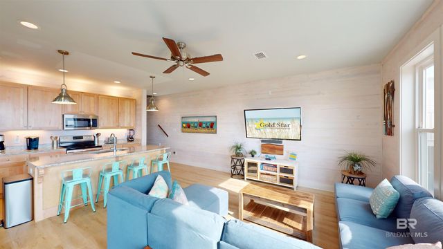 588 E Beach Boulevard A, Gulf Shores, AL 36542