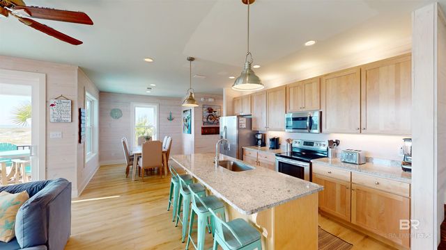 588 E Beach Boulevard A, Gulf Shores, AL 36542