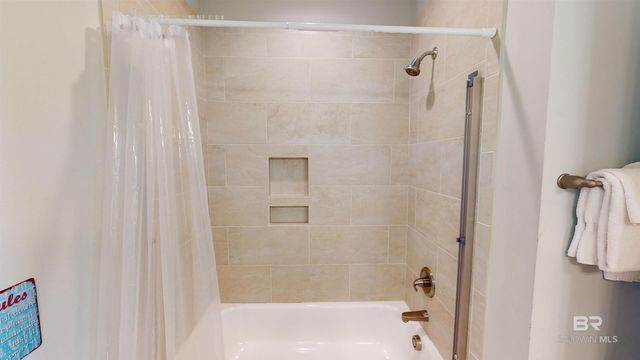 588 E Beach Boulevard A, Gulf Shores, AL 36542