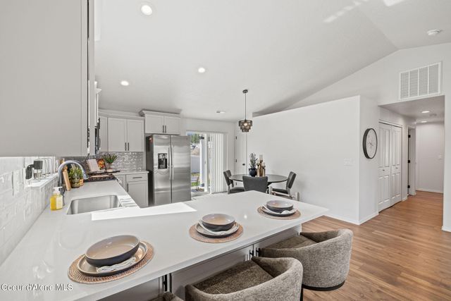 16237 N Hadley Loop, Rathdrum, ID 83858