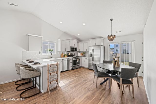 16237 N Hadley Loop, Rathdrum, ID 83858