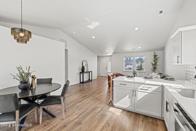 16237 N Hadley Loop, Rathdrum, ID 83858