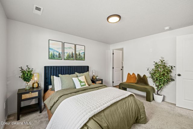 16237 N Hadley Loop, Rathdrum, ID 83858