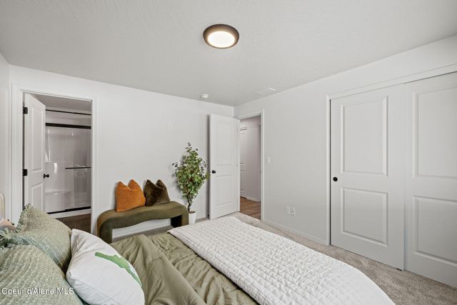 16237 N Hadley Loop, Rathdrum, ID 83858