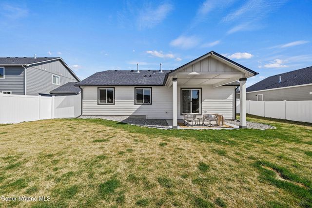 16237 N Hadley Loop, Rathdrum, ID 83858