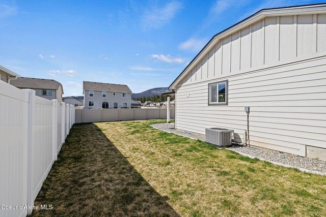 16237 N Hadley Loop, Rathdrum, ID 83858