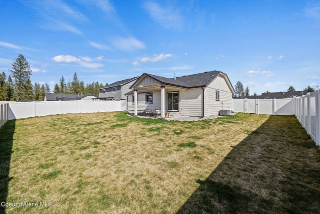 16237 N Hadley Loop, Rathdrum, ID 83858