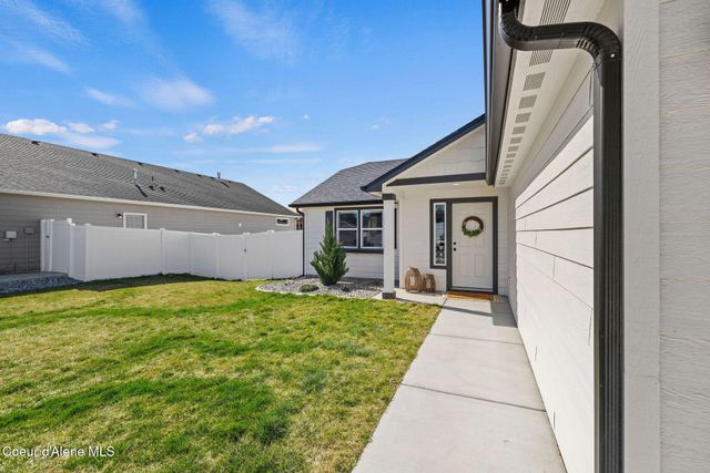 16237 N Hadley Loop, Rathdrum, ID 83858