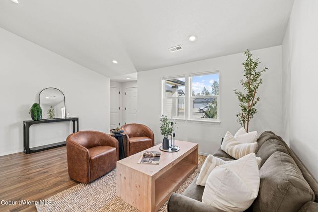 16237 N Hadley Loop, Rathdrum, ID 83858