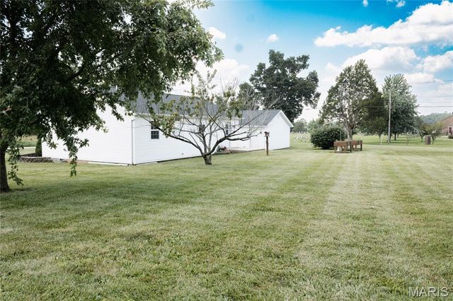 1714 Wesley Chapel Road, Farmington, MO 63640