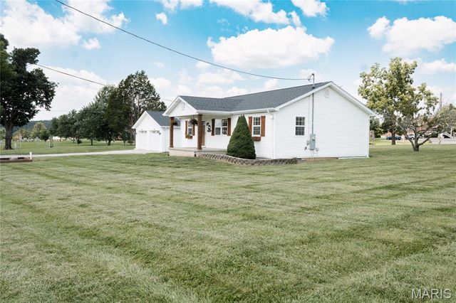 1714 Wesley Chapel Road, Farmington, MO 63640