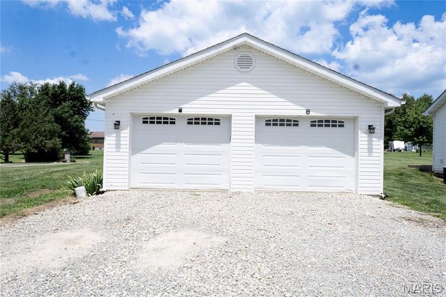1714 Wesley Chapel Road, Farmington, MO 63640